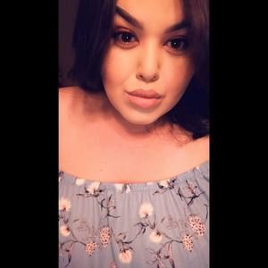 Meet your Posher, Daniela